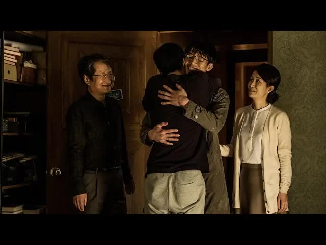 親哥哥被神秘綁架，回來的竟是一个冒牌貨，韩国高分悬疑驚悚片《記憶之夜》