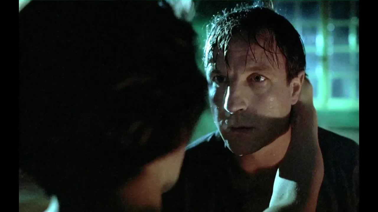 【越哥】发现老公出轨以后，女人也不吃亏，当晚就去了老公朋友家！速看《蓝白红三部曲之蓝》