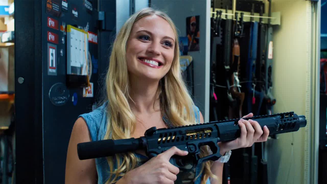 顶级外科专家有多厉害？第一次摸枪，就能一人干掉整个黑帮！