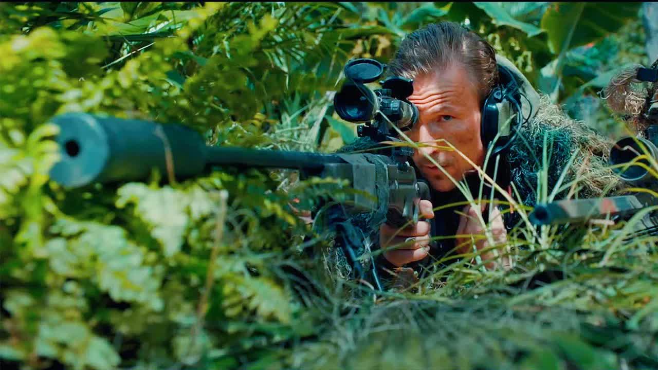 父亲被杀，传奇狙击手攻占军火库，猎杀将军替父报仇！